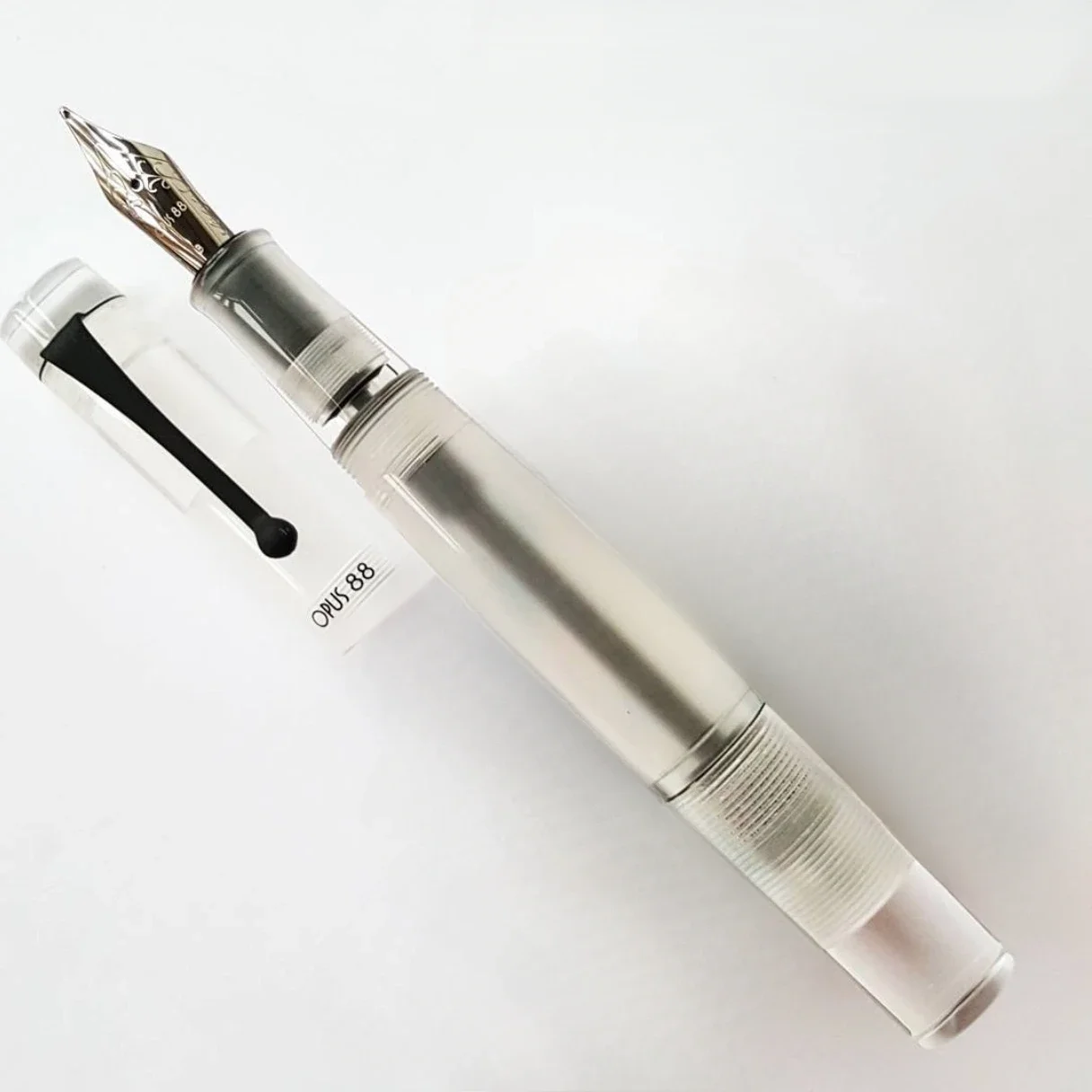 Фото Новая перьевая ручка OPUS 88 KOLORO из белой смолы, немецкое перо F M B 0.5MM 0.7MM 1.0MM, портативная золотая ручка, высококачественная канцелярская принадлежность для офиса №2