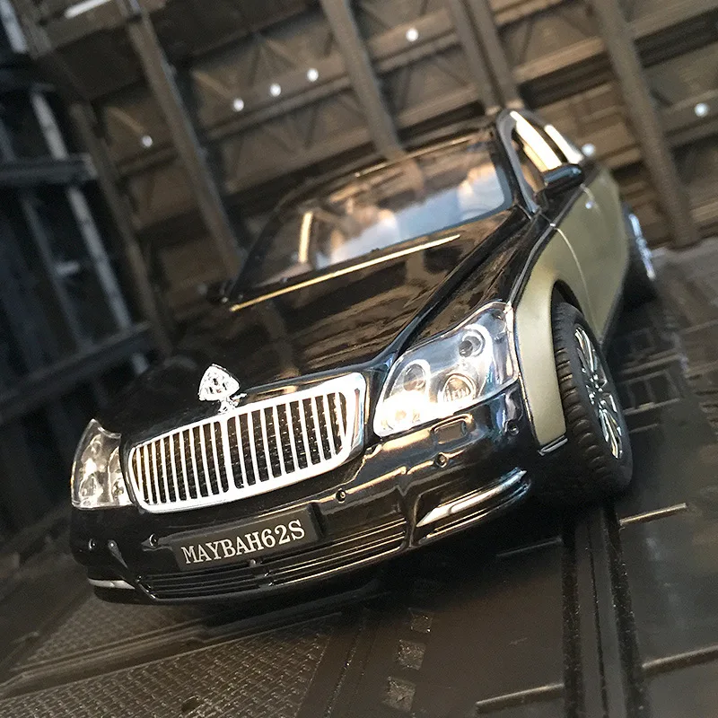 

Модель классического автомобиля Maybach 62s 1:24, модель автомобиля из сплава, Литые металлические игрушечные автомобили, модель автомобиля с выс...