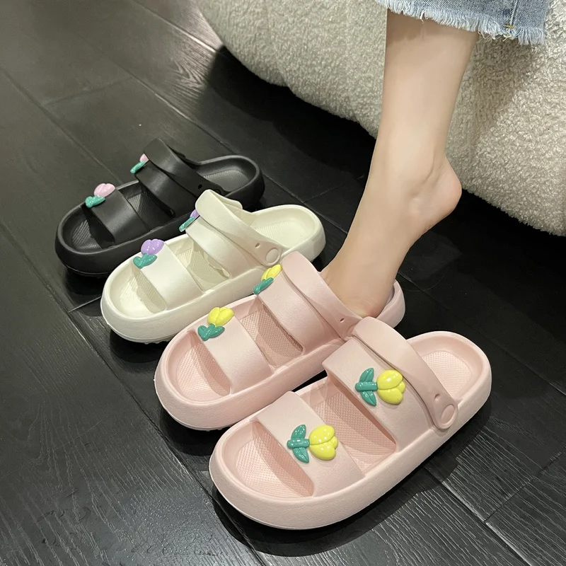 

Shoes Woman 2022 Rubber Slippers Pantofle Shale Female Beach Flower Luxury Slides Low New Sabot Designer Flat Scandals Rome Fash