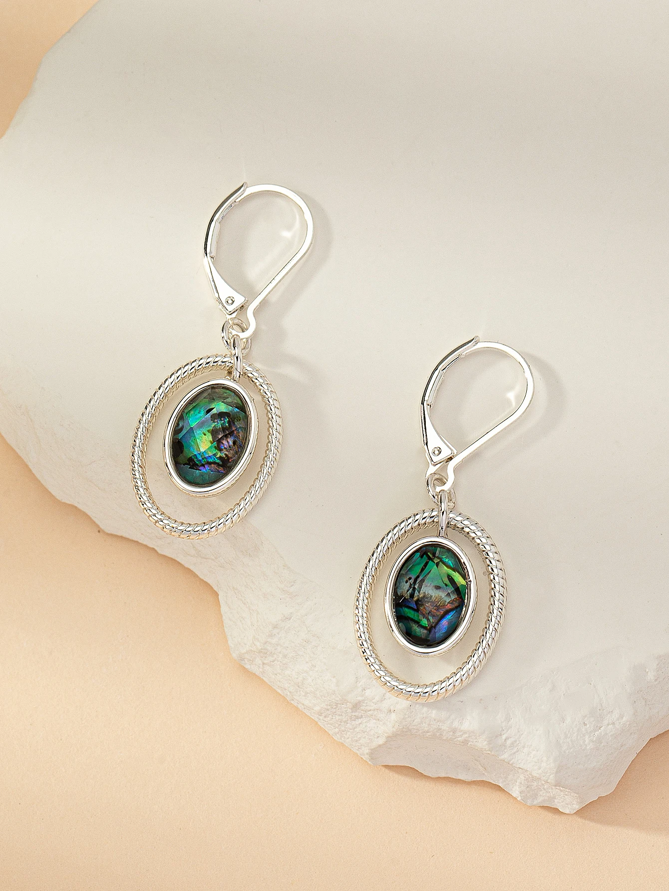 

Elegant Women's Earrings Vintage Fashion Jewelry Accessories Gift Suitable for Evening and Dating