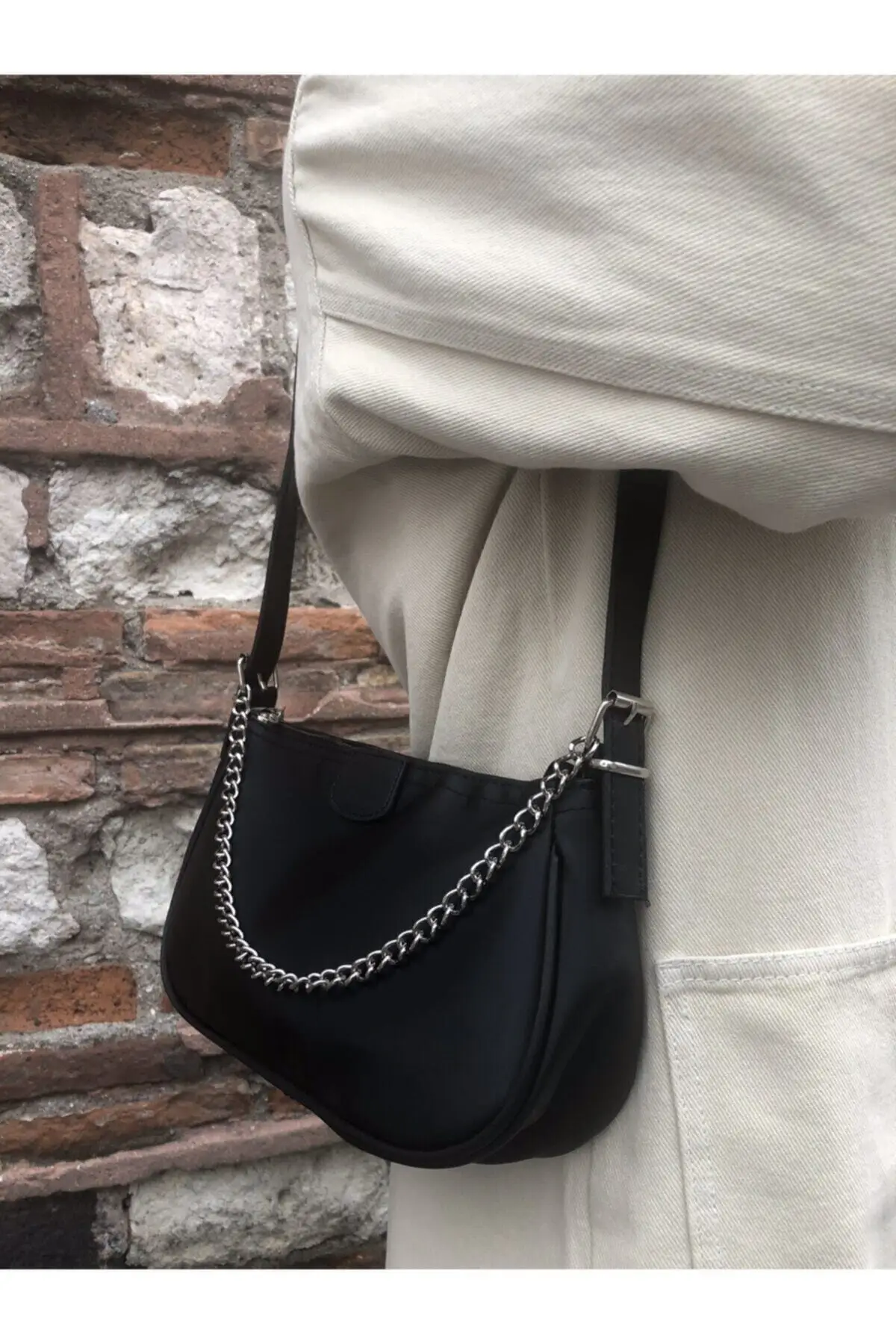 

Women's Black Chain Detail Baguette Bag.Women's shoulder bag 2021 luxury handbag