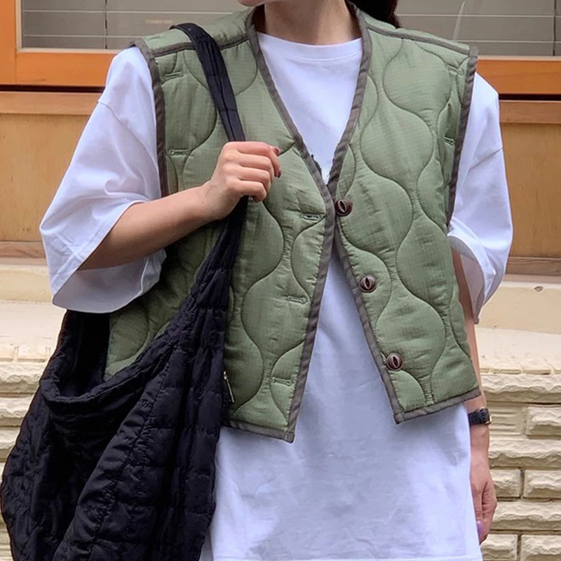 Винтажный жилет в французском стиле с V-образным вырезом и волнистым тиснением