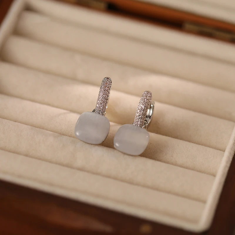 Новые корейские модные легкие роскошные квадратные серьги с камнями кошачий