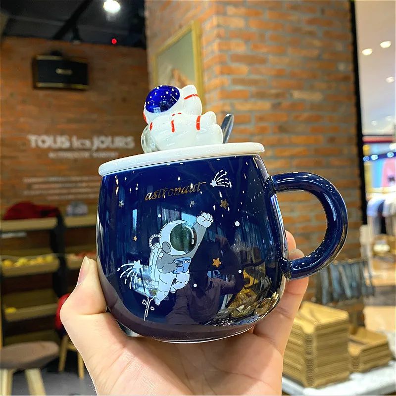 

Creative Astronaut Planet Mugs Cartoon Ceramic Coffee Milk Cup Home Office Drinking Cups Set Spoon with Lid Personality Gift