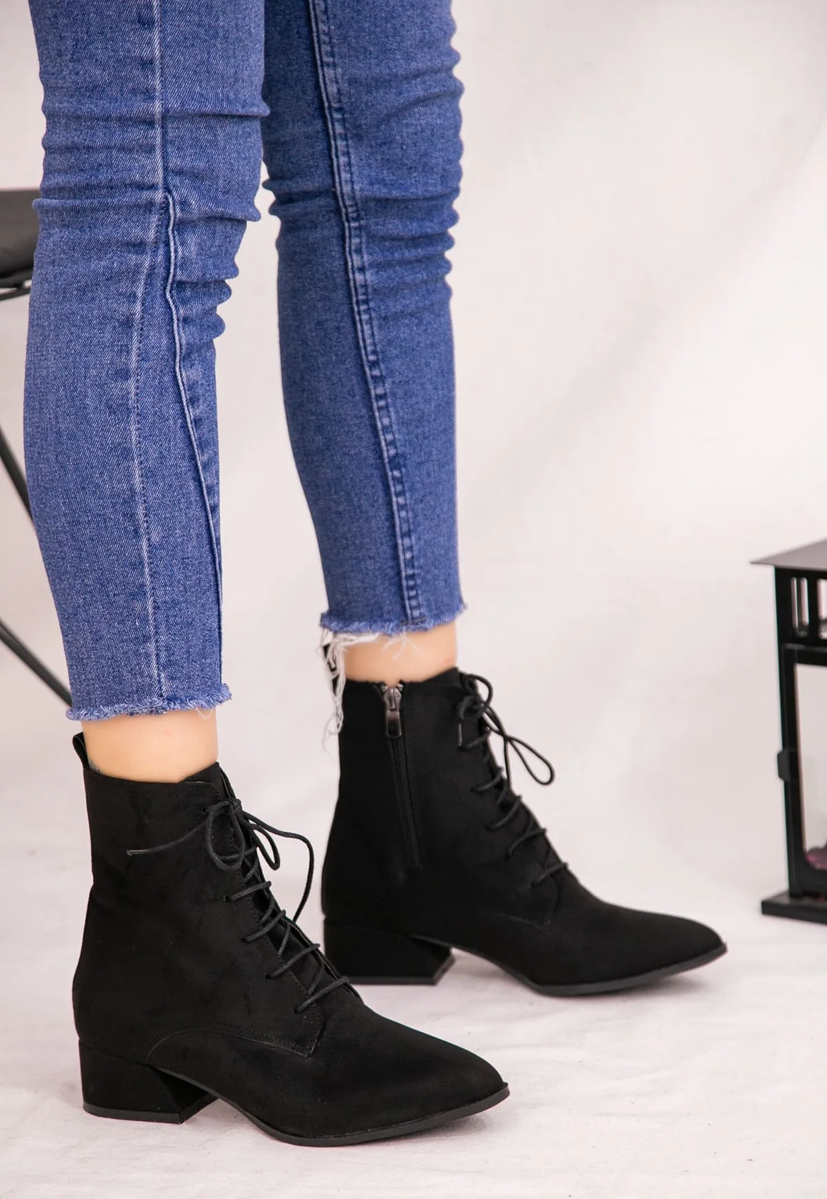 

Cast Khaki Green Suede Lace-Up Boots