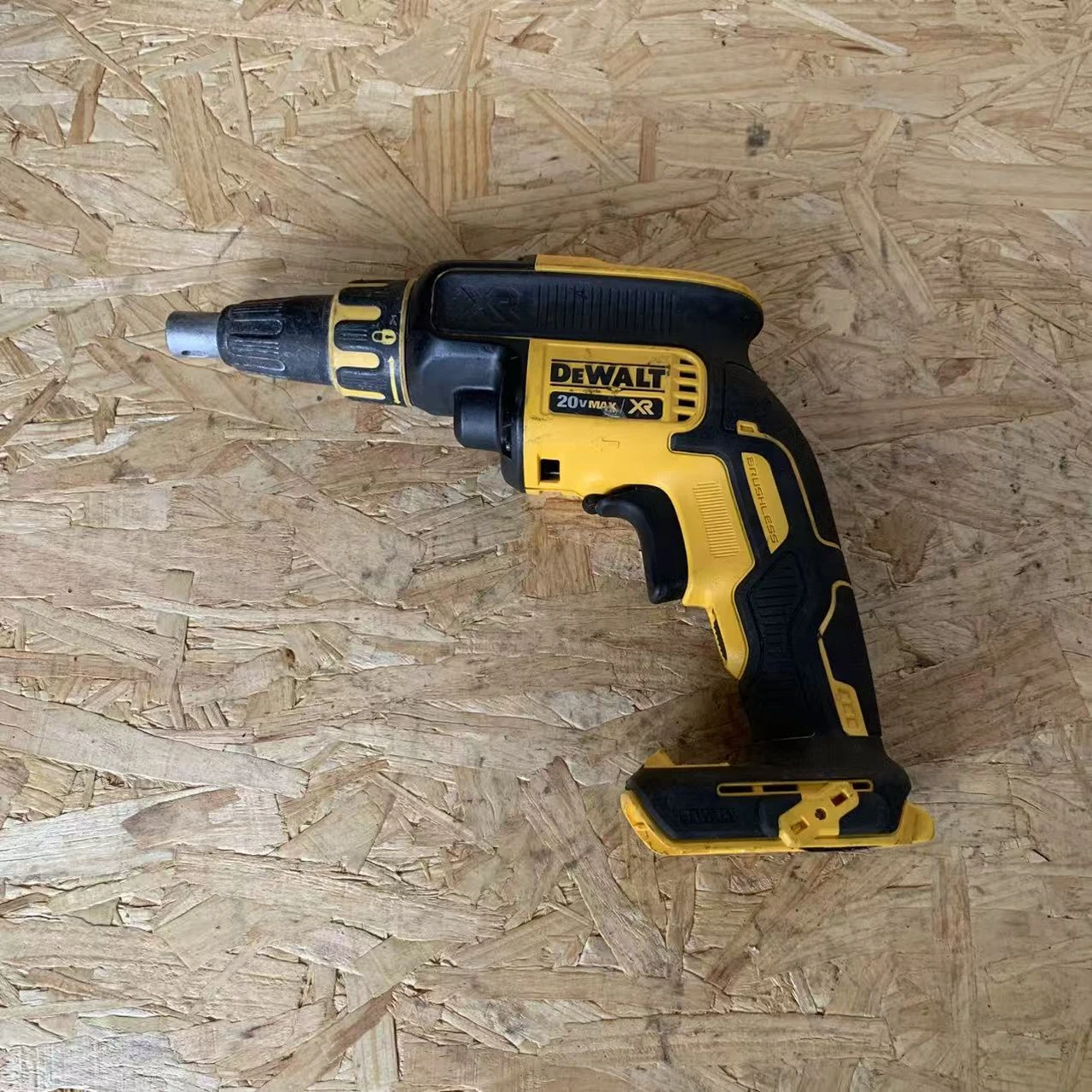 

DEWALT DCF620N аккумуляторная отвертка для гипсокартона