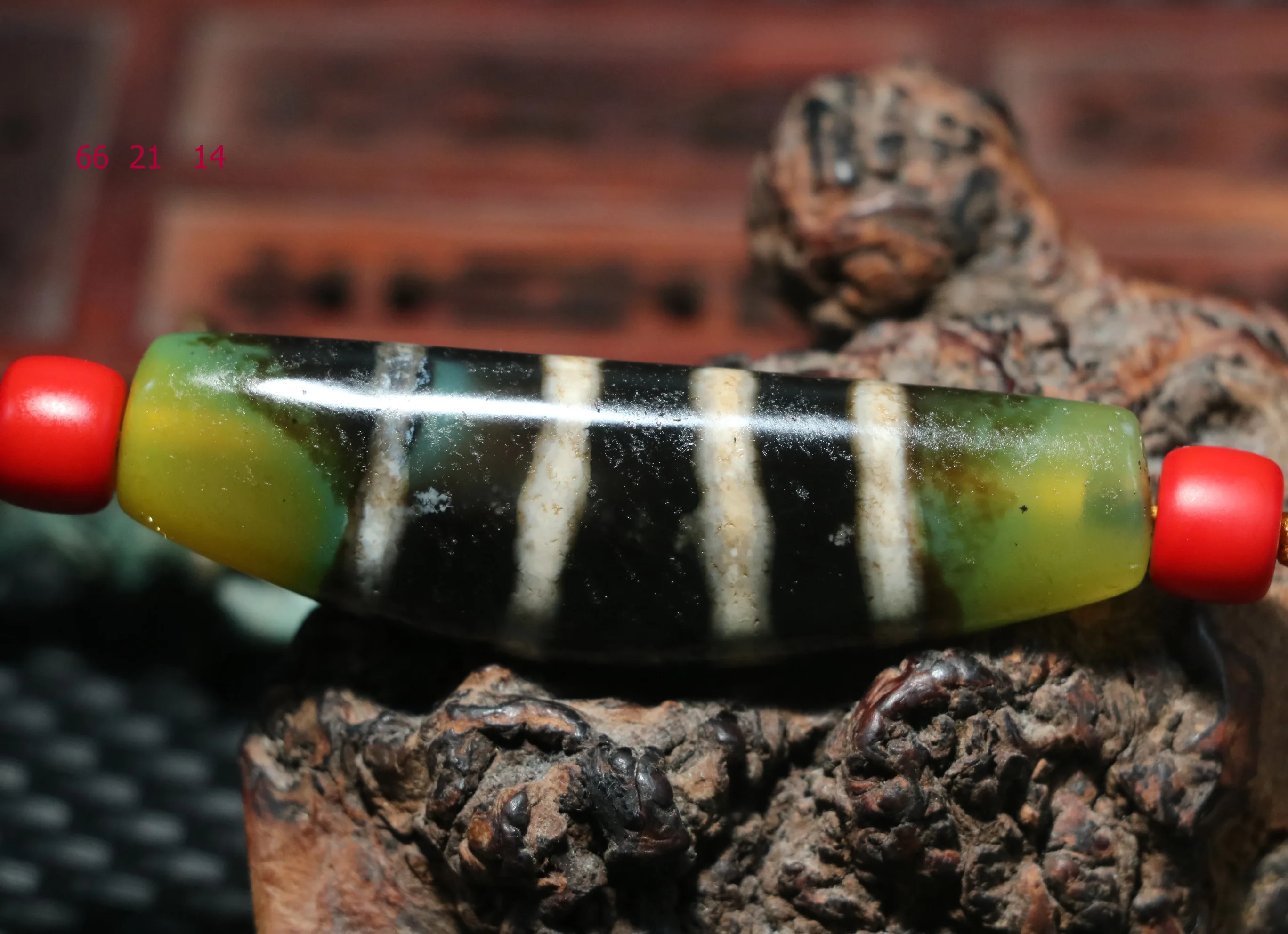 

Treasure Unique Energy Tibetan old Agate 3 Colors Line Type Healer Medicine Ox Horn Big Dzi bead UPD1013A