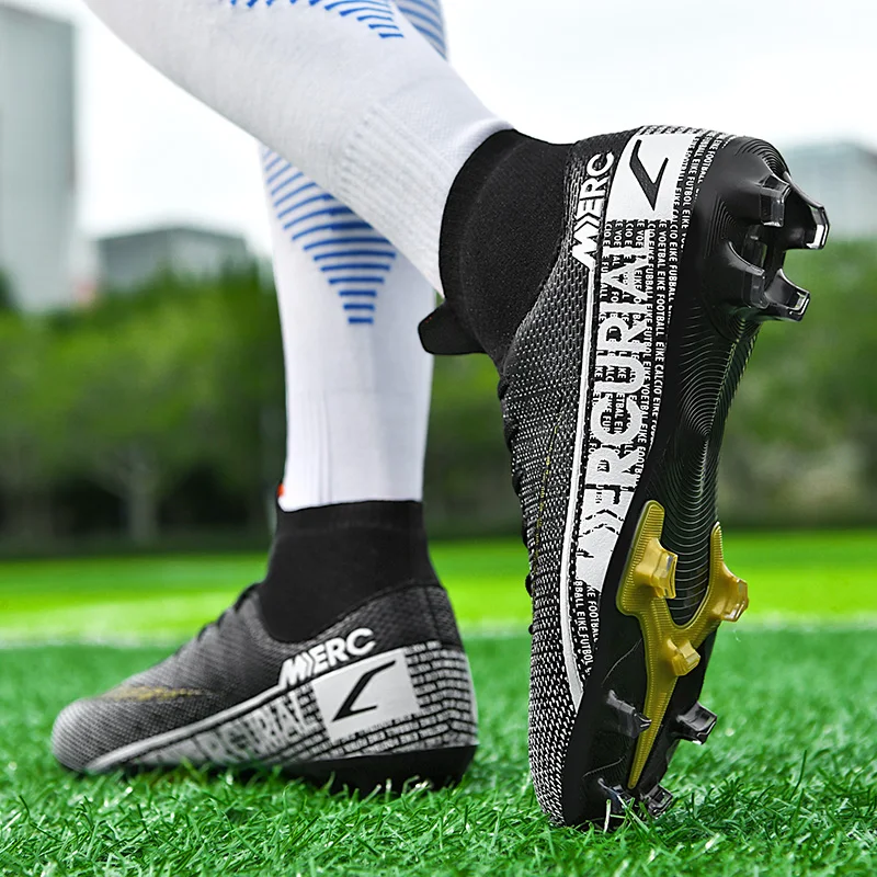 Classic Long Spike Men's Soccer Shoes High-Top Mesh Lace Up Breathable Teenagers Football Boots Male Soccer Training Footwear FG