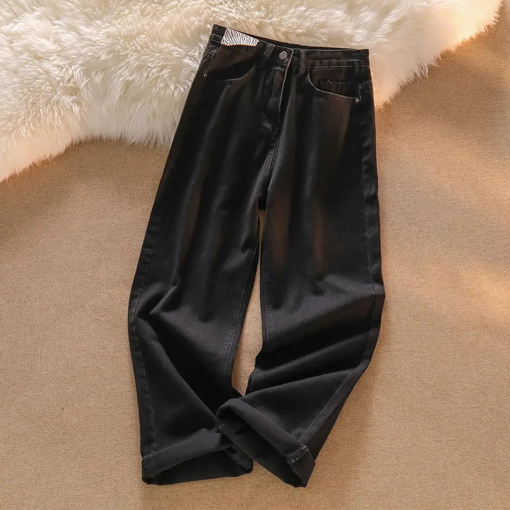 Рисунок 3 - Женские прямые широкие брюки Y2k