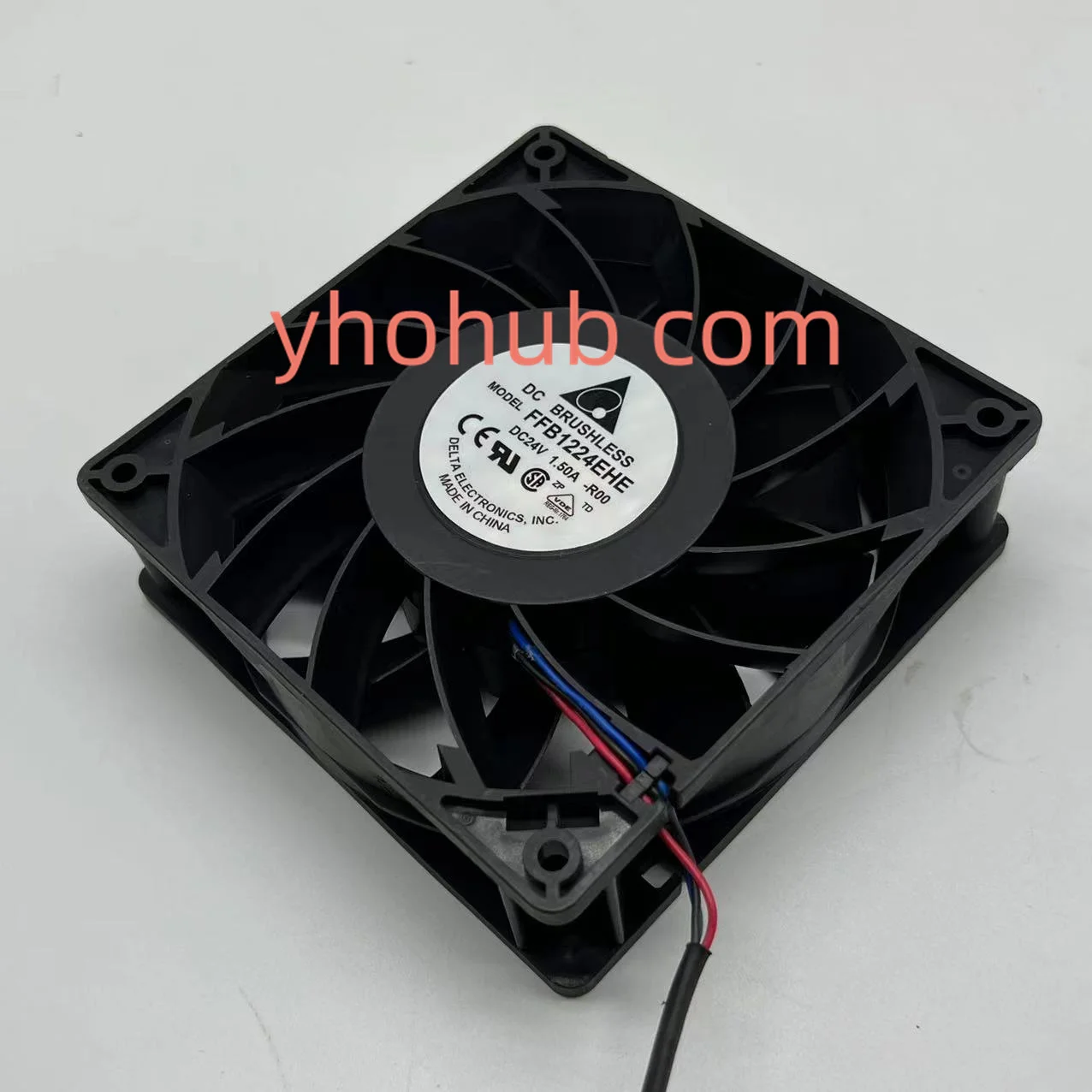 

Delta Electronics FFB1224EHE R00 DC 24V 1.50A 120x120x38mm 3-Wire Server Cooling Fan