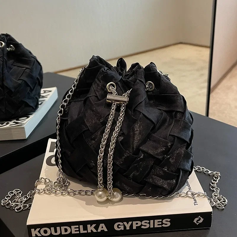 

Niche chain all match small bag women's high fashion braided bucket bag single shoulder women's crossbody bag