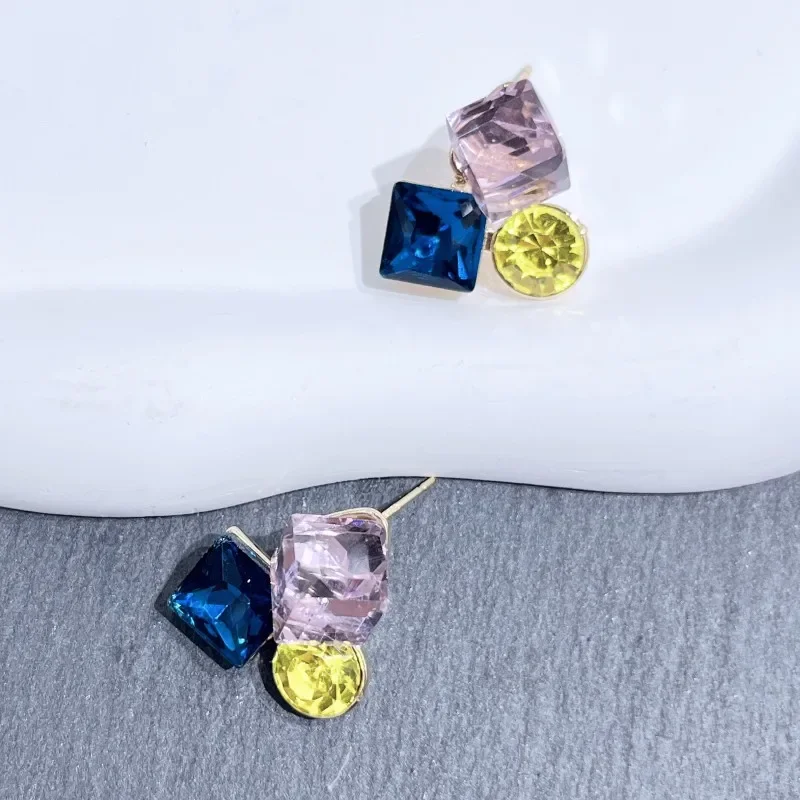 

Sweet and Niche Design, Colorful Three-Dimensional Geometric Crystal Earrings, Elegant and Luxurious Earrings