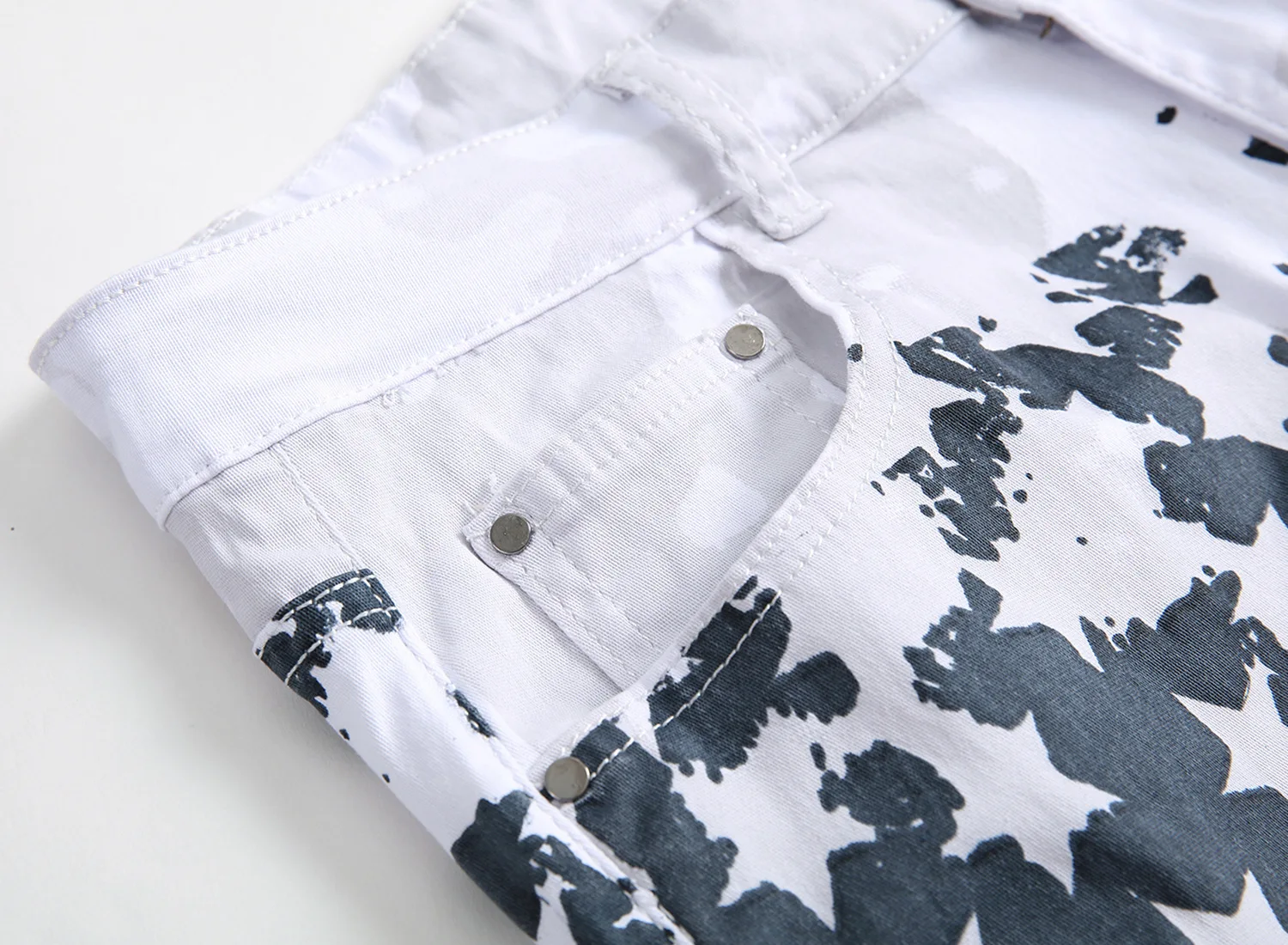 Skinny Jeans Men Printed Straight Denim Pants Mid Rise Stretch Jeans Men Designer Jeans for Men Hip Hop Jeans Streetwear