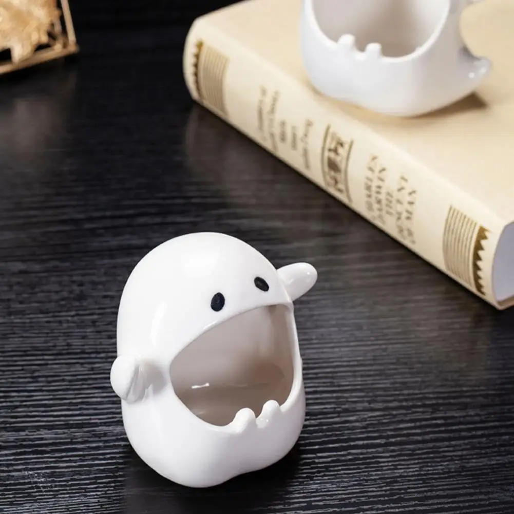 

Durable Ghost Ashtray Elegant Ceramic Ghost Ashtray Capacity Heat Resistant Desktop Holder for Ash Storage Ornament Ghost-shaped