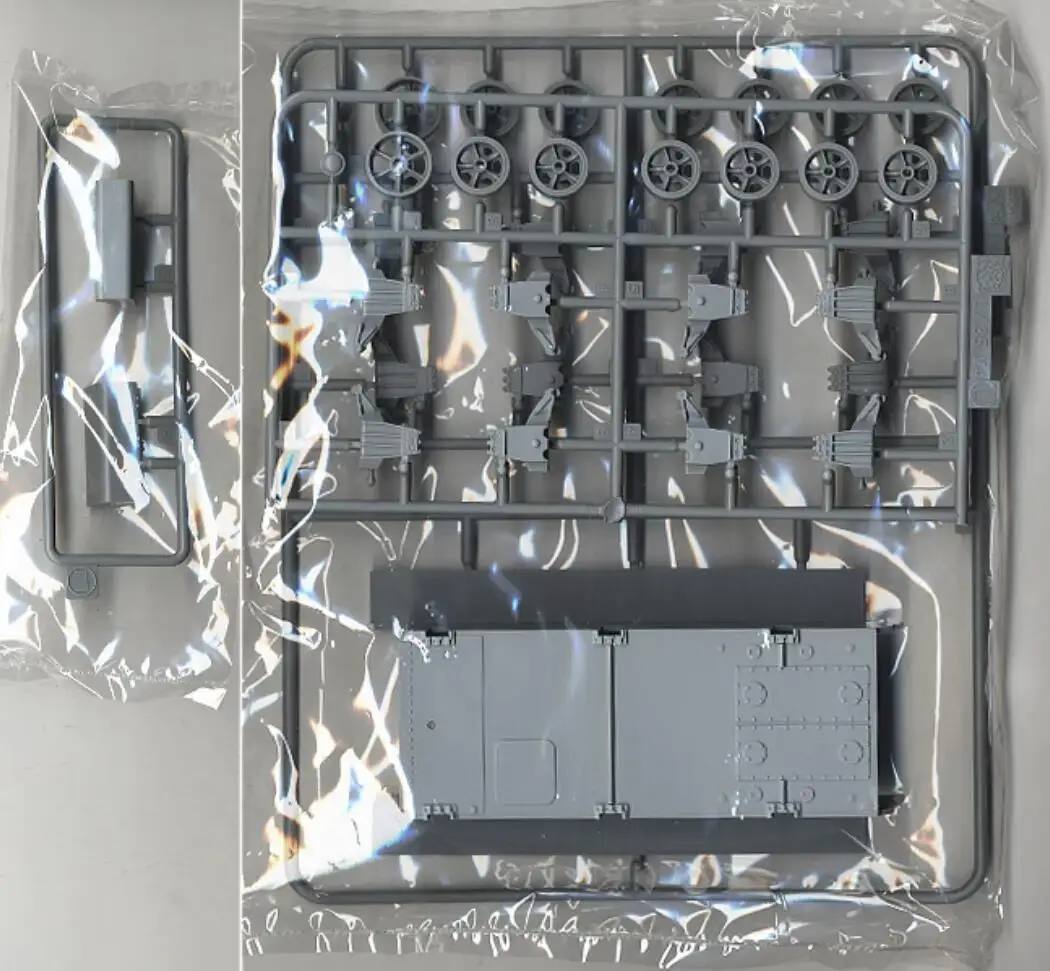 Набор пластиковых моделей DRAGON 6231 1/35 WW.II British Sherman Mk.III среднего производства в