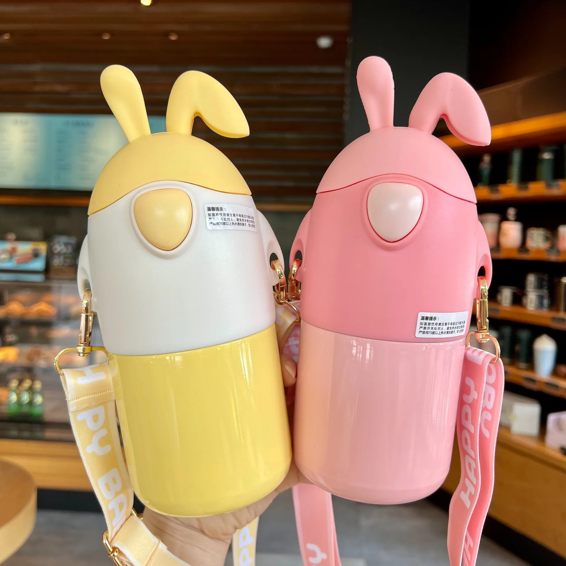

Детская изоляционная чашка с кроликом из нержавеющей стали, чашка для воды для девочек и студентов, изоляционная чашка с нескользящим мультяшным ремешком