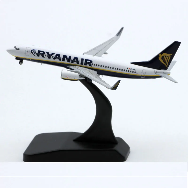 

1:400 Scale Ryanair B737-800 EI-EBI Airlines Diecast Alloy Simulation Model Aircraft Souvenir Decoration Gift Display Collection