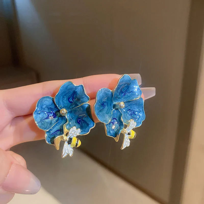 

Silver Needle Painted Bee Flower Earrings Korea Design Advanced Sense Exaggerated New Trend Women