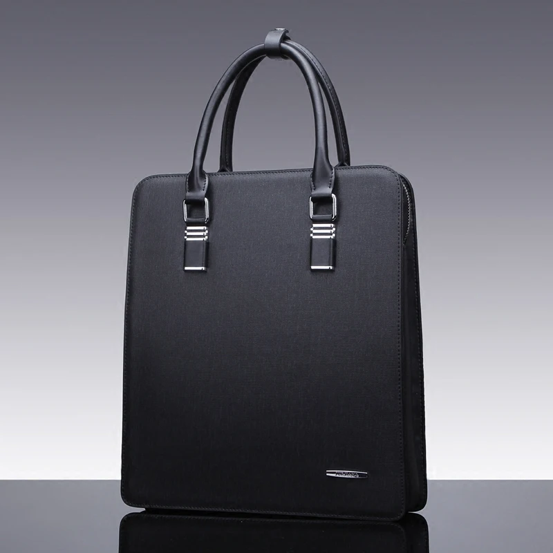 Рисунок 3 - Маленькая сумка с замком паролем