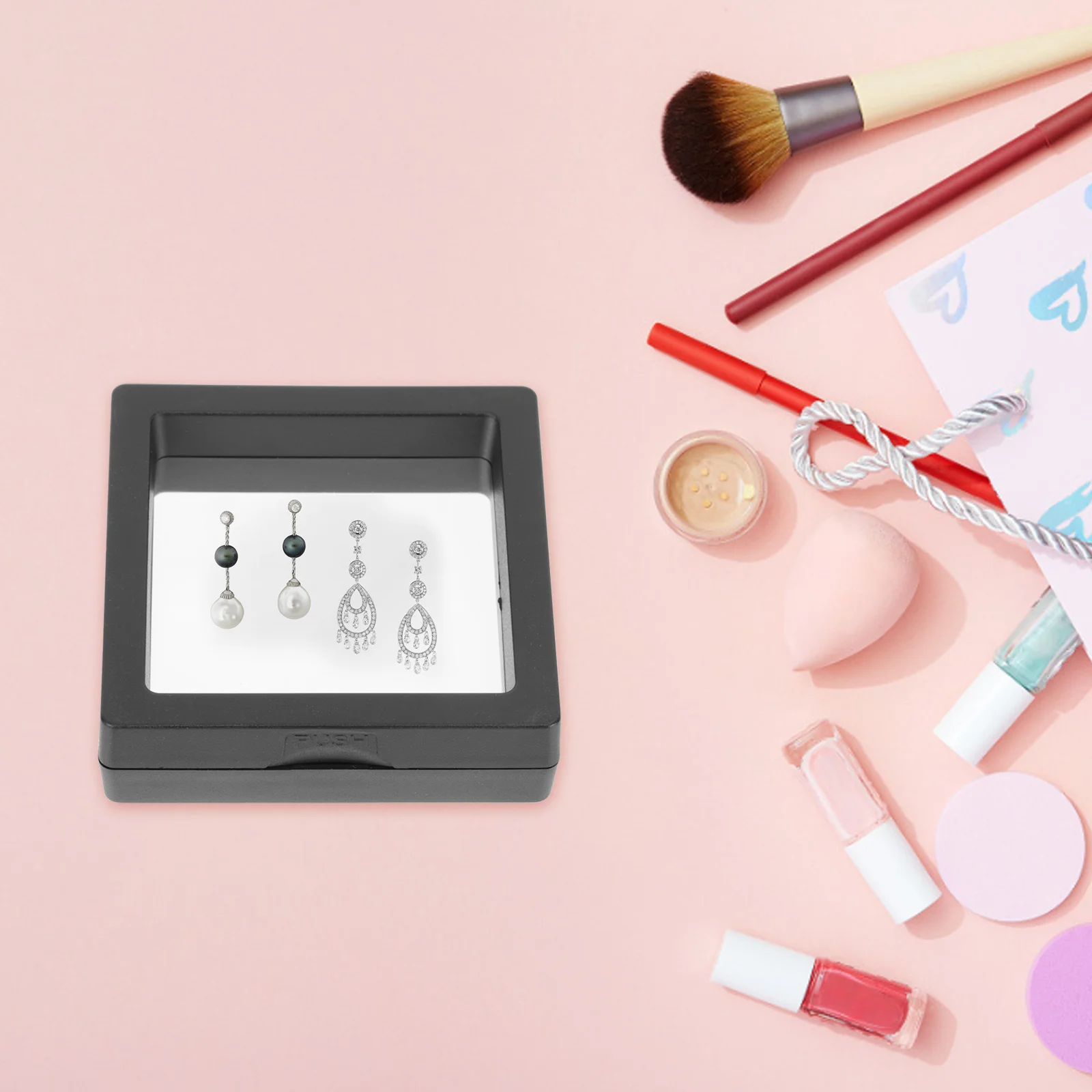 Рисунок 2 - пластиковые держатели для моне