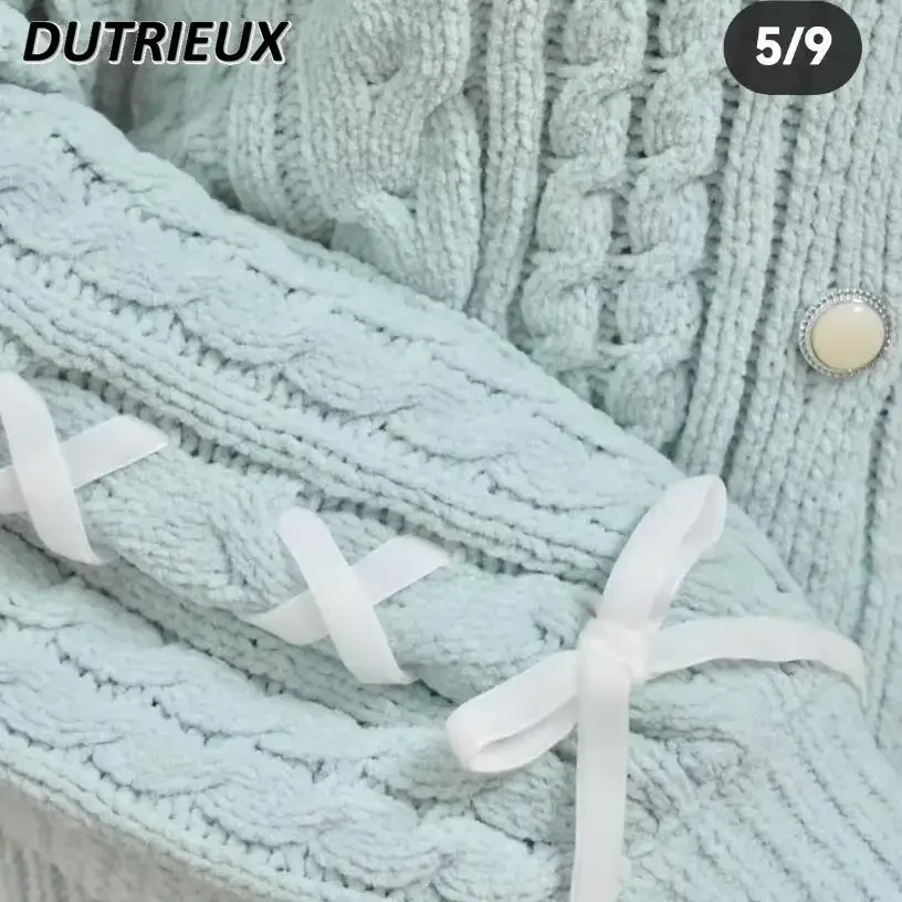 Мягкий свитер с лентой Chenier длинными рукавами и v-образным вырезом осенний