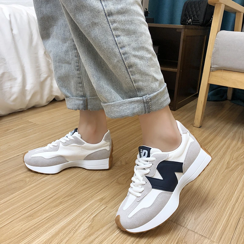 Women Luxury Sports Shoes 2023 Spring Autumn New Air Mesh Color Block Popular Trendy Soft Sole Casual Sneakers Zapatos De Mujer
