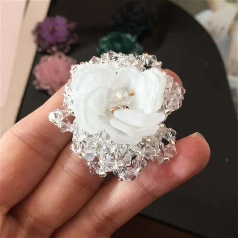 

2022 Handmade New Style Brooch Fixed Clothing Accessories Female Simple Flower Shape High-grade Brooch