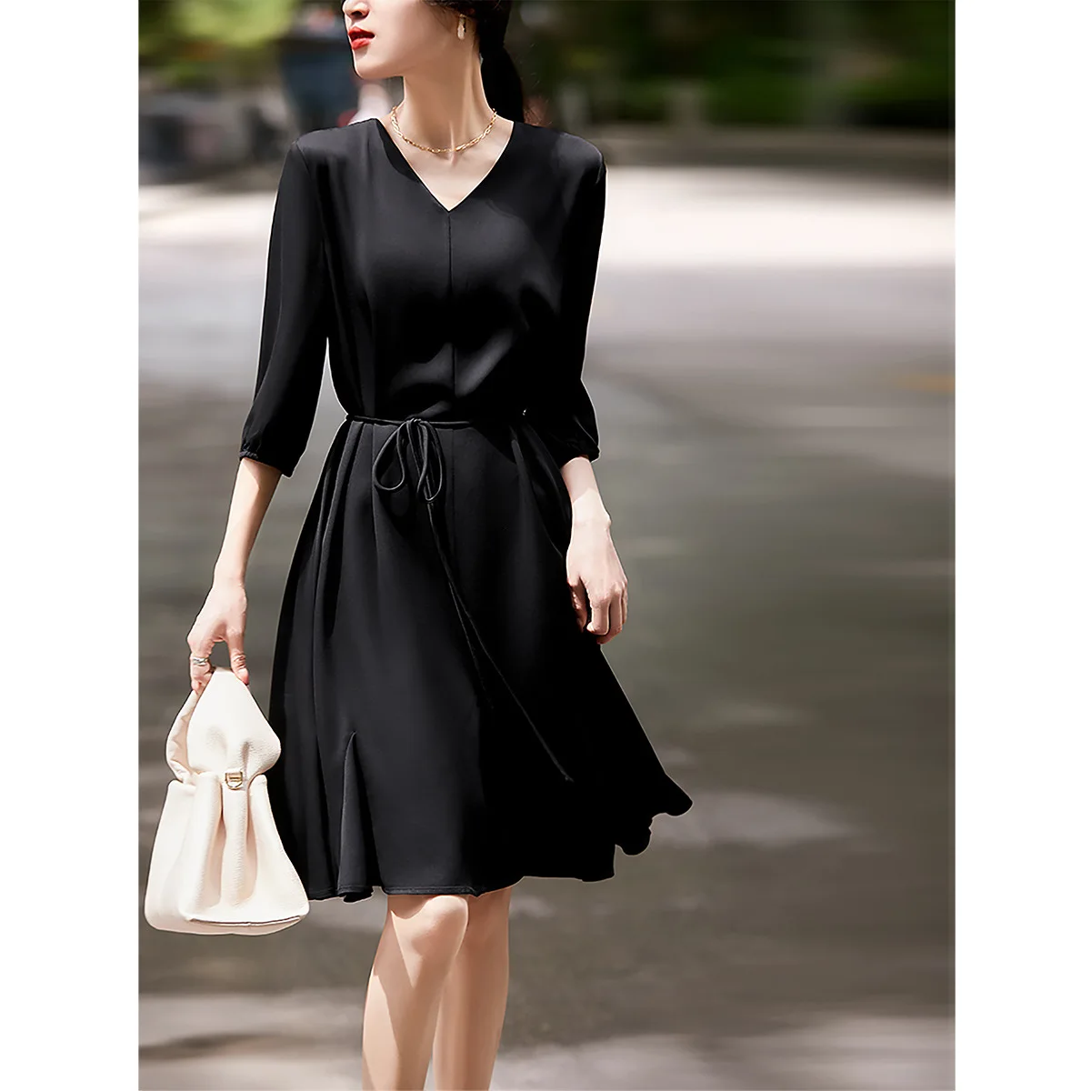 

Корейский стиль Хепберн с V-образным вырезом Маленькое Черное женское летнее Новое модное приталенное платье-трапеция юбка-годе ретро платья