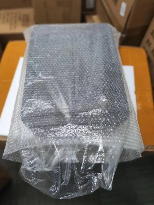 

Крышка мусорного бака 60 л серебристого цвета