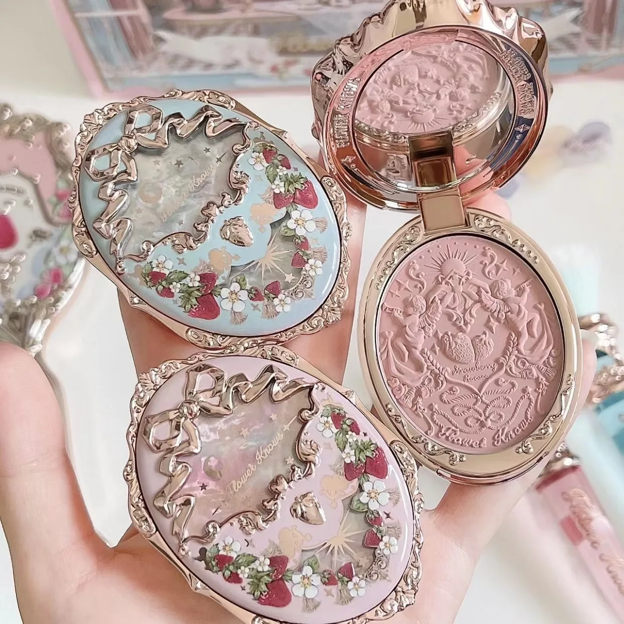 

Flower Knows Strawberry Rococo Series Embossed Blush Face Makeup Matte Shimmer Pigment Waterproof Natural Nude Brightening Cheek