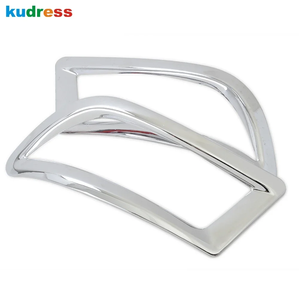 Фото Накладка на задний противотуманный фонарь для Toyota Yaris XP150 Hatchback 2014-2015, хромированная окантовка, аксессуары для автомобиля №1