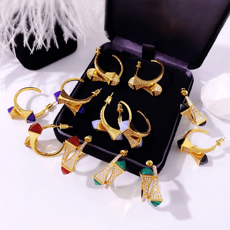 

Fashion Stud Earrings Copper Gold-plated Jewelry Exquisite Fashion Simple Metallic Pyramid Diamond Three-dimensional Decoration