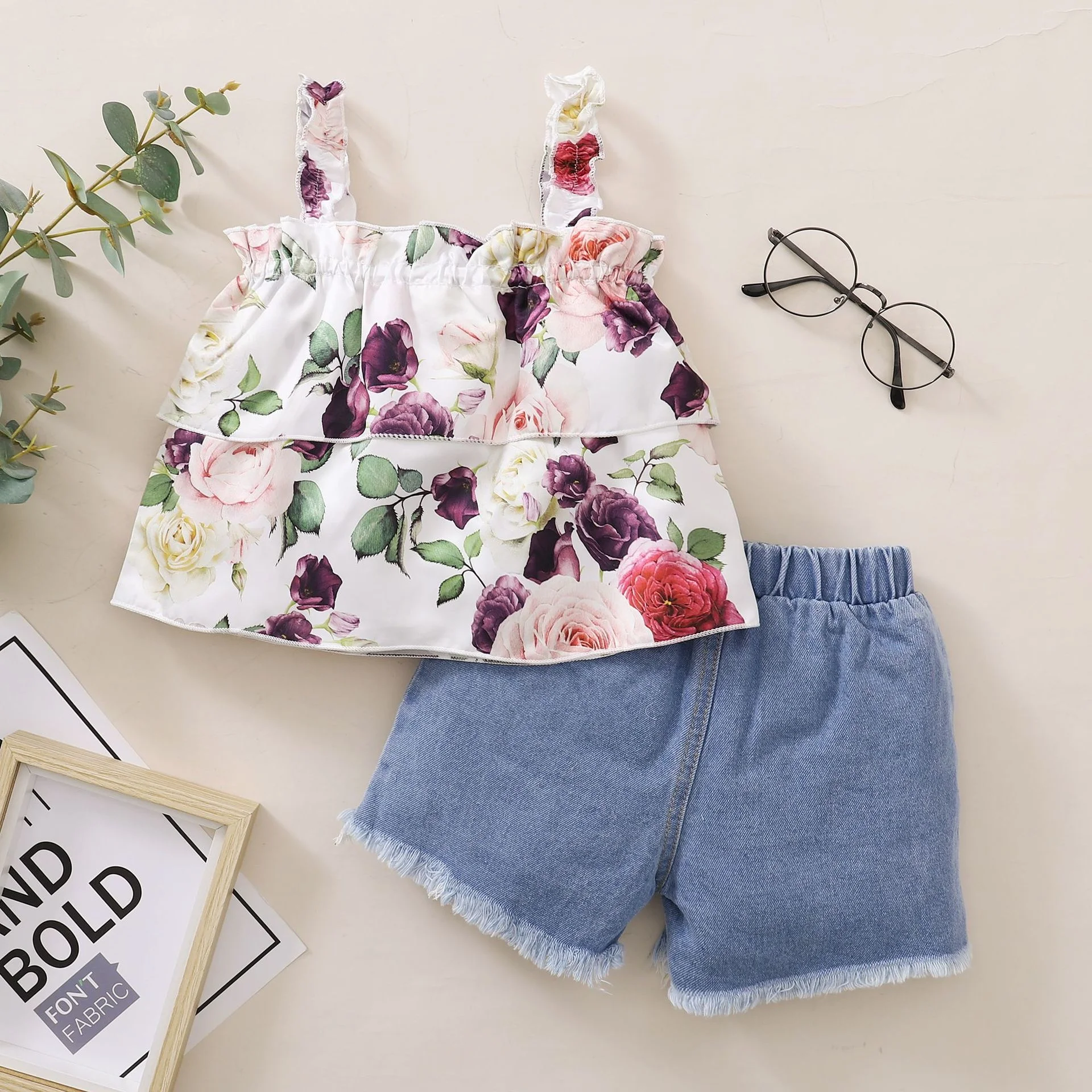 

Girls' spring and autumn 2021 new color rose suspender + denim shorts two-piece set