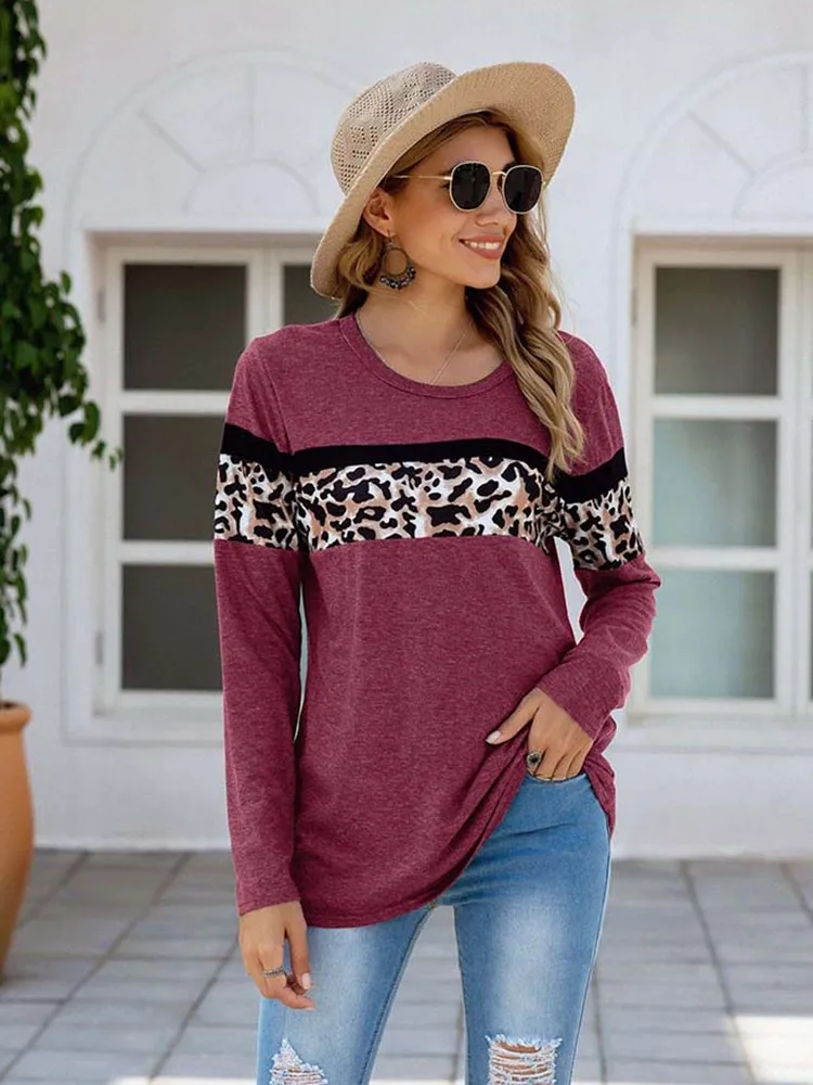 

Новинка 2022, осенне-зимняя леопардовая футболка с длинным рукавом для женщин, модная футболка с круглым вырезом, большие размеры, Женские вин...