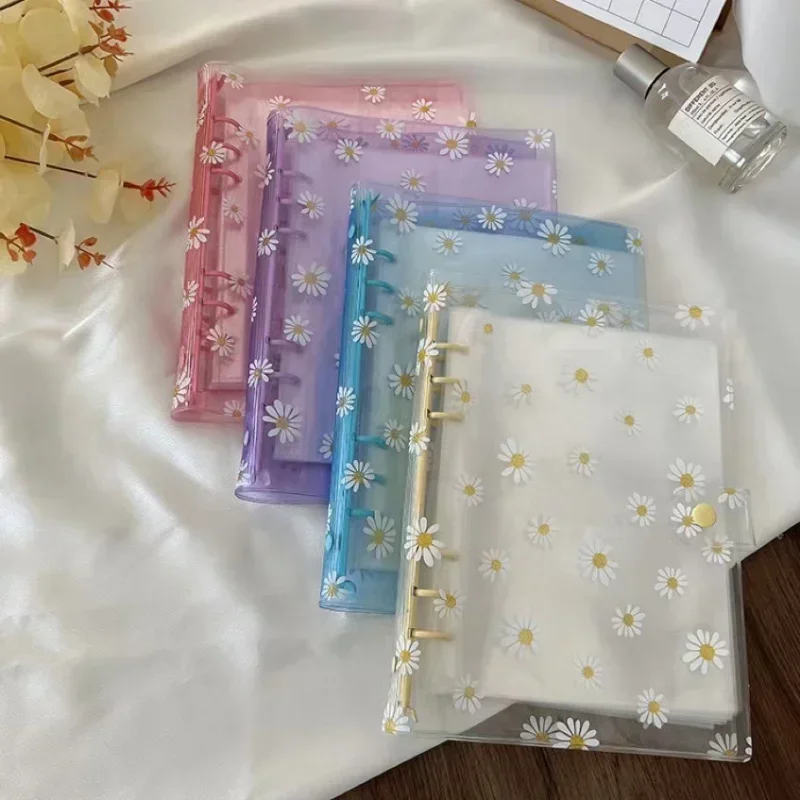 Обложка для блокнота с цветами Маргариток и листьями А5/А6