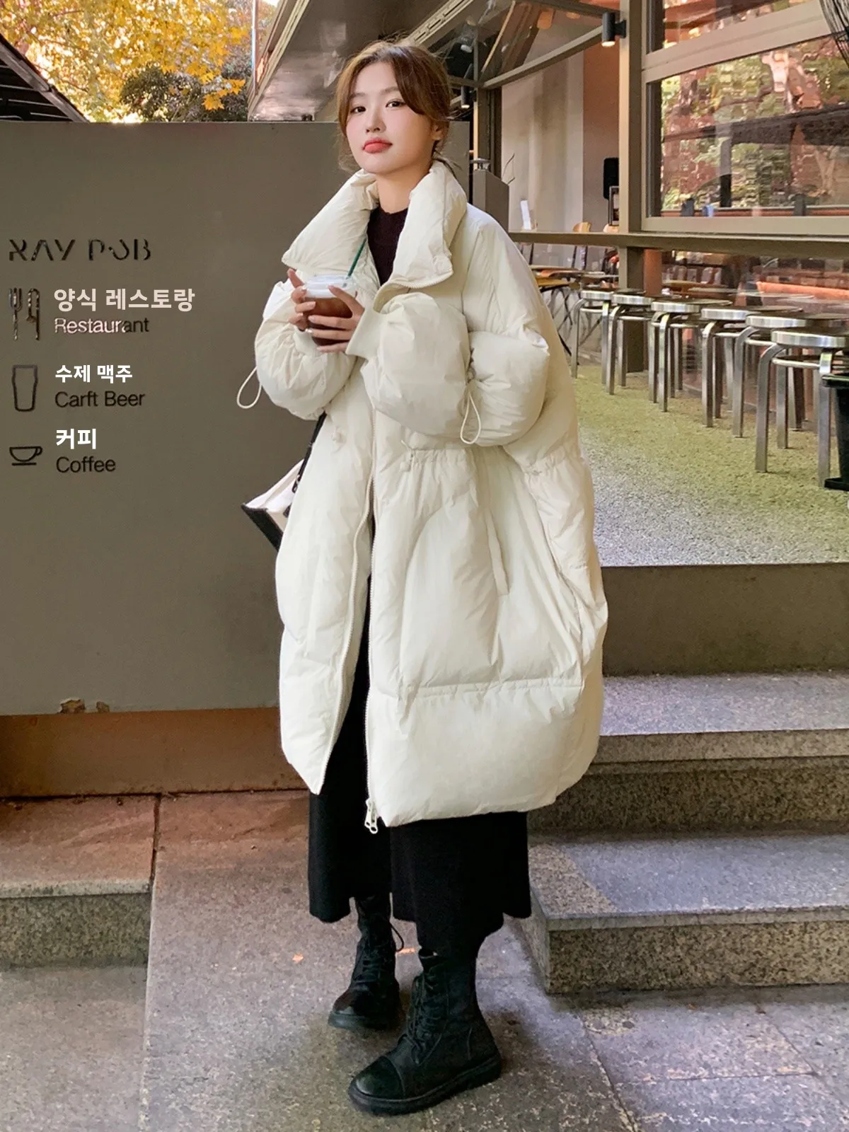 Кремово-белый пуховик с хлебом зимняя маленькая женская новая свободная