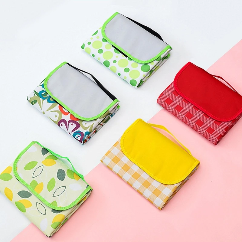 

Checkered Picnic Blankets Beach, Outdoor, Camping on Grass Green Yellow Red Picnic & Outdoor Blanket Great Handy Mat 87HA