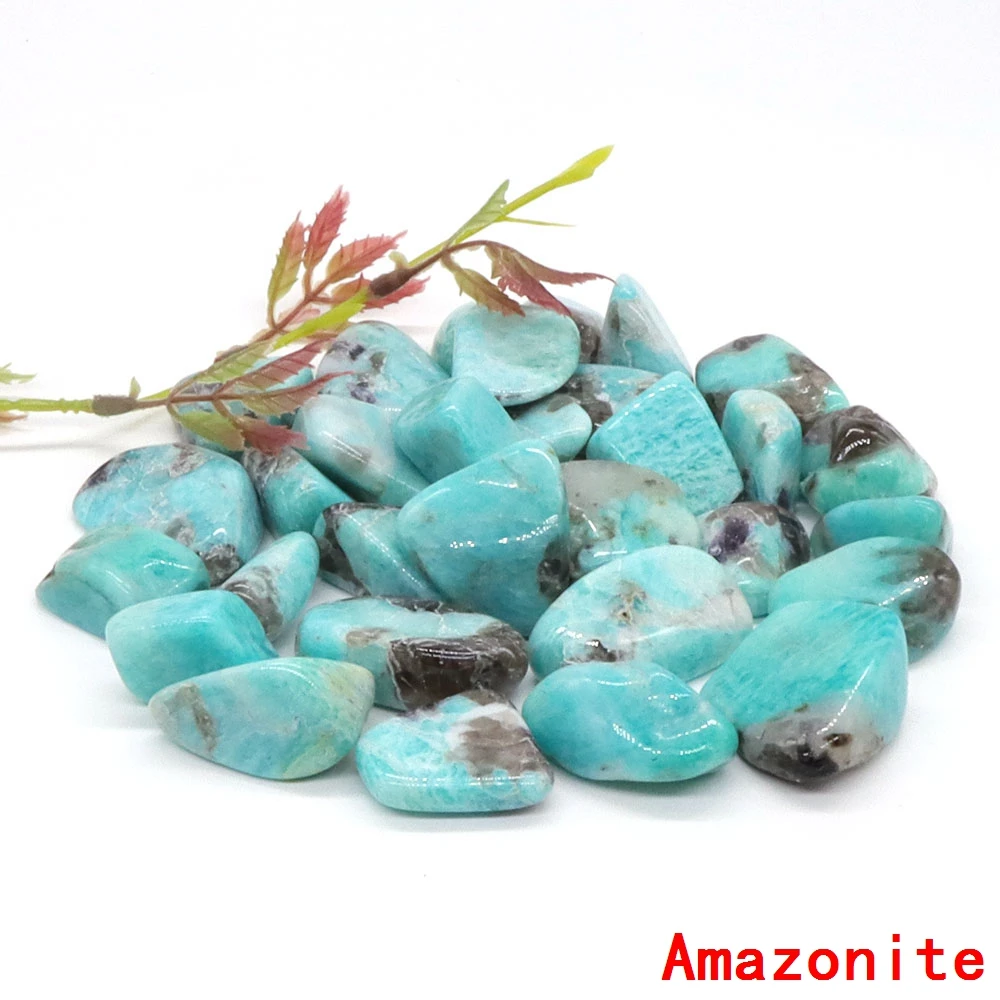 

Натуральные кристаллы малахита, лунного камня, кварца