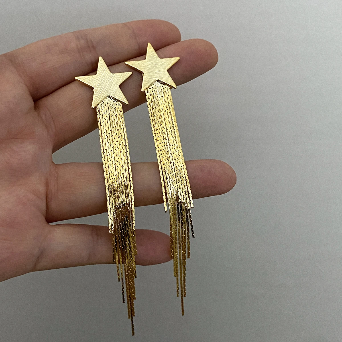 Серебристые висячие серьги