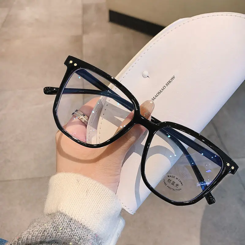 

Fashionable Glasses Frame for Women Vintage Blue Light Computer Men Spectacle Round Optical Eyewear