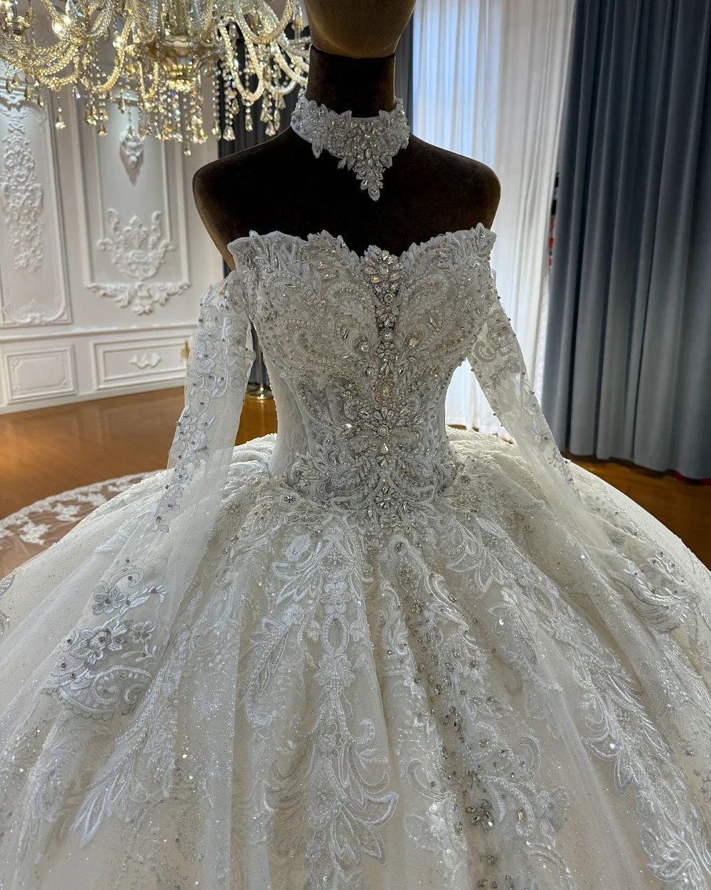 Фото Индивидуальное роскошное свадебное платье Amanda Novias: официальный новый дизайн, элегантное платье без бретелек для невесты со съемными рукавами №3