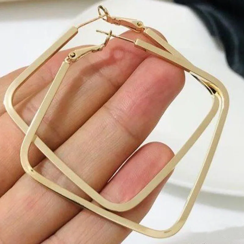 

Hip Hop Exaggerated Irregular Pendant Earring Vintage Square Dangle Earrings for Women Goth Accessories Daily Ear Pin Ear Buckle