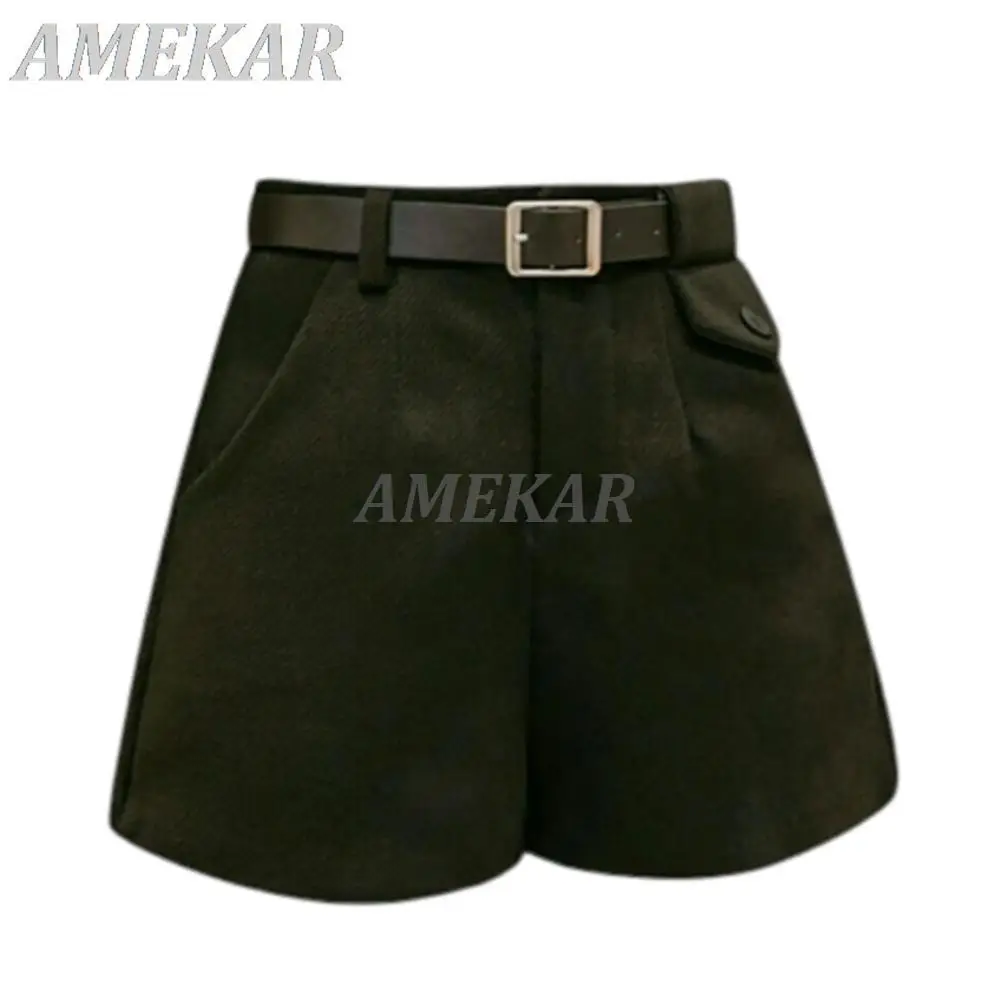 2023 Winter Fashion New Black Shorts For Women All-match Woolen Casual Thicken Shorts Lady Loose Commuter High Waist Short Pants