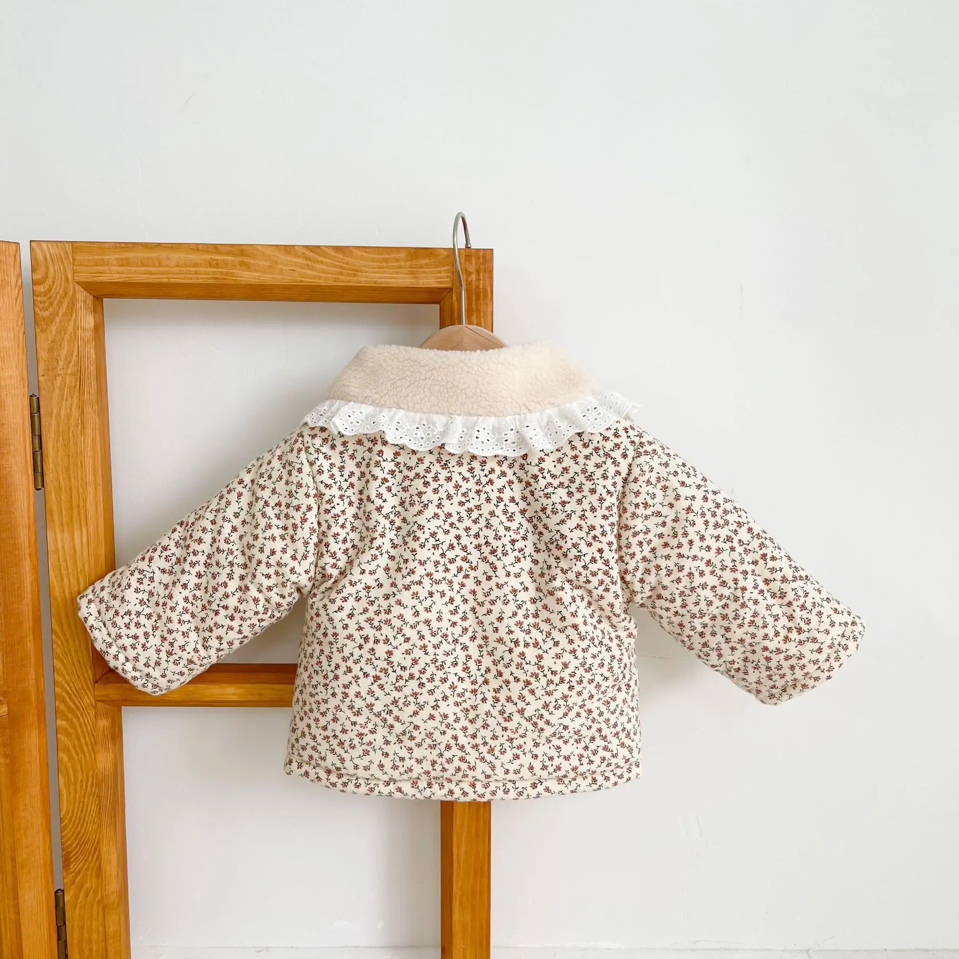 

Fashion Baby Girl Winter Clothes Jacket Thick Lamb Lace Collar Infant Toddler Child Warm Floral Coat Baby Outwear Cotton 0-3y