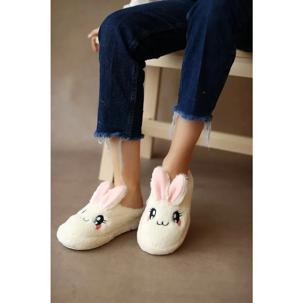 

Dorlie Women Winter Slippers Cream