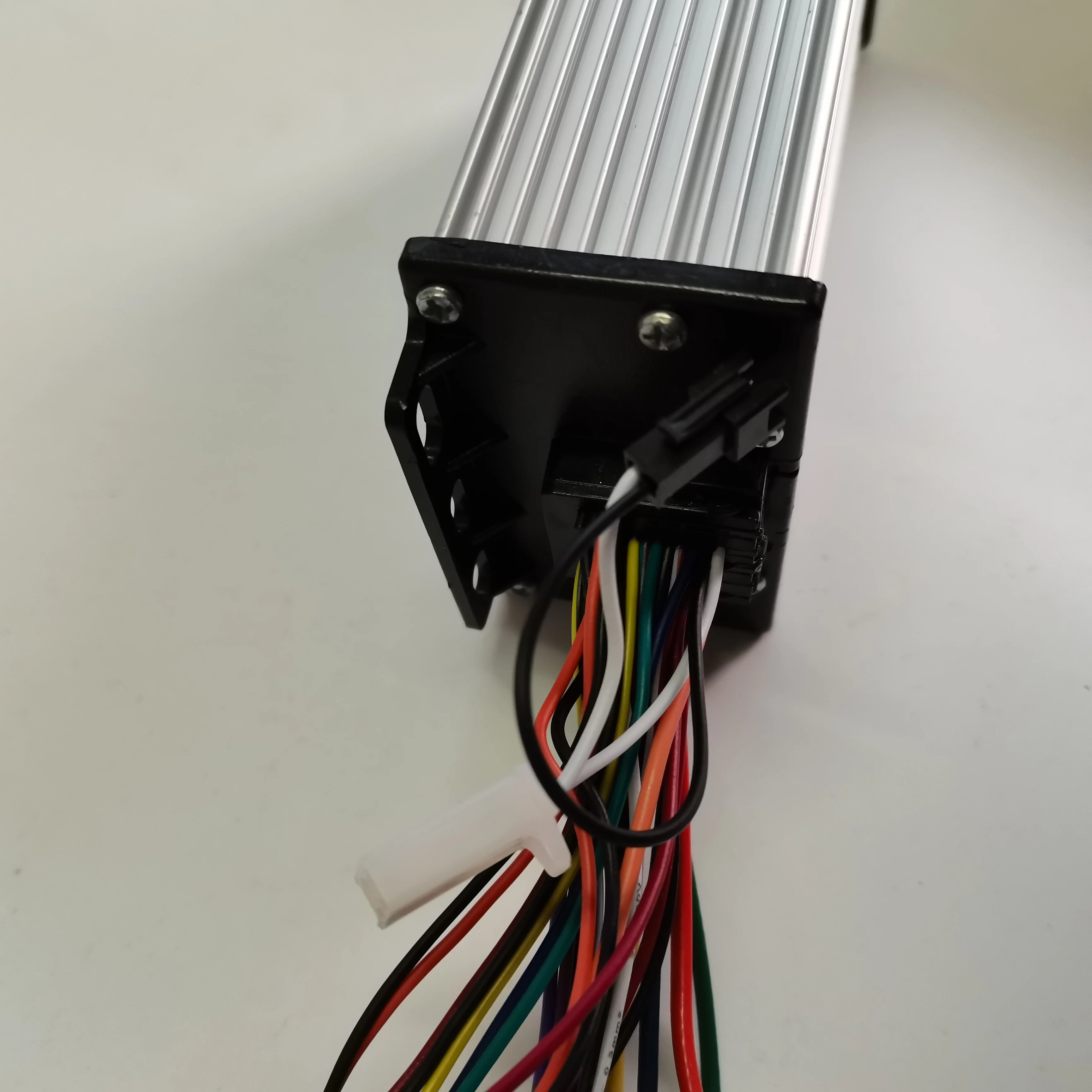 Контроллер бесщеточного двигателя для электроскутера 60 В 2000 Вт напряжения |