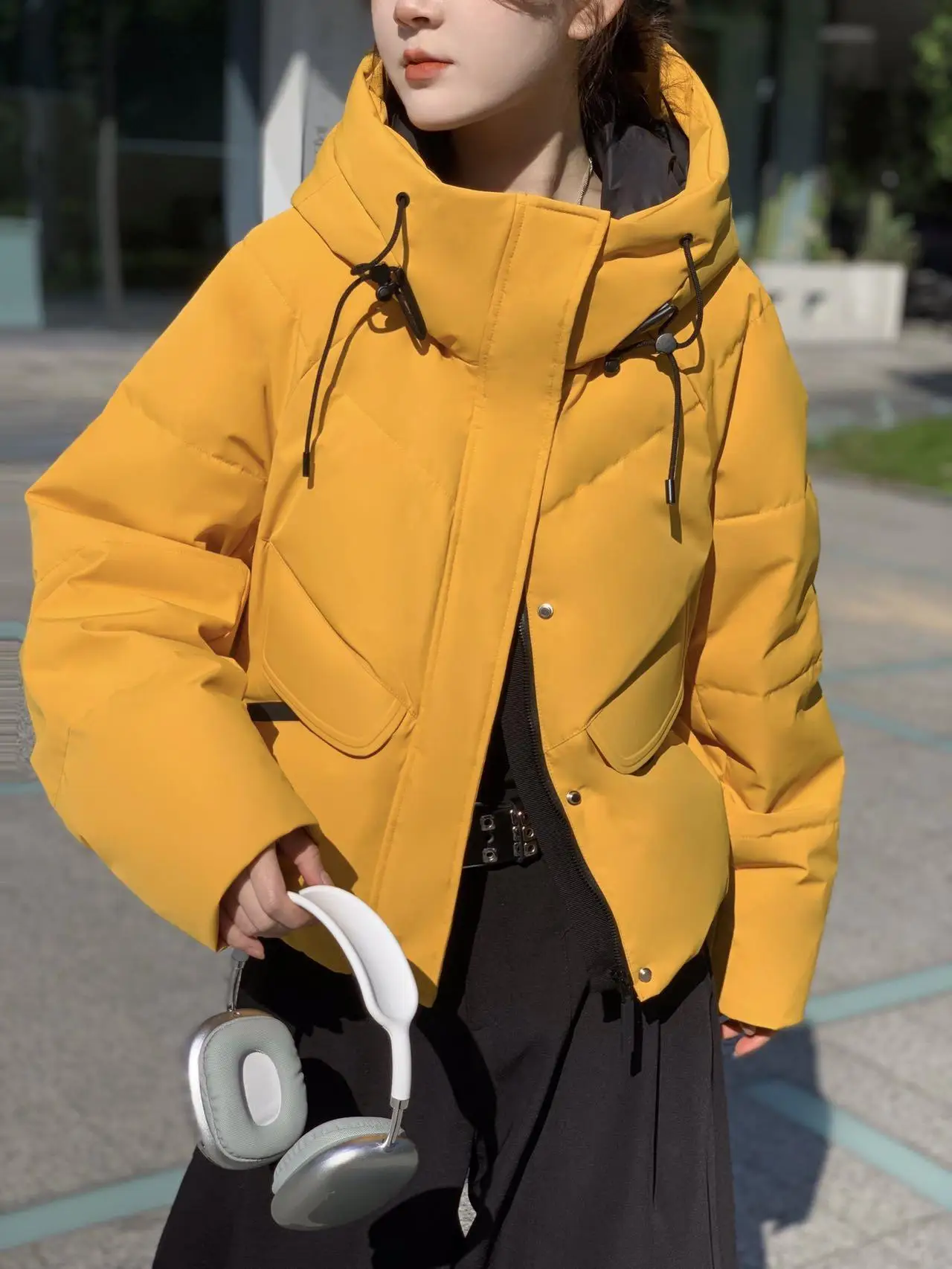 Yifuen 86d06 Five-Proof Fabric 2024 Winter Fashion Hood Comfortable Warm Cargo Down jacket Short coat Women