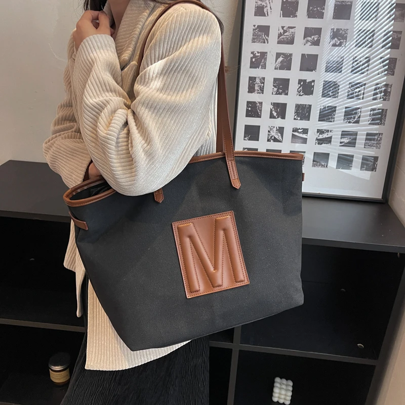 New Leisure Women's Bag For Autumn 2023 High-quality Lightweight Versatile Large Capacity Casual Totes Women Purse And Handbags