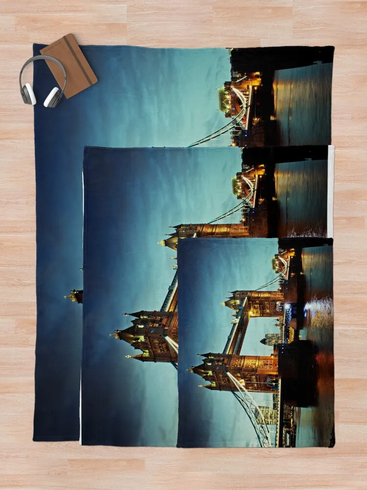 Башенный мост River Thames Лондон Англия пледы для декоративного дивана