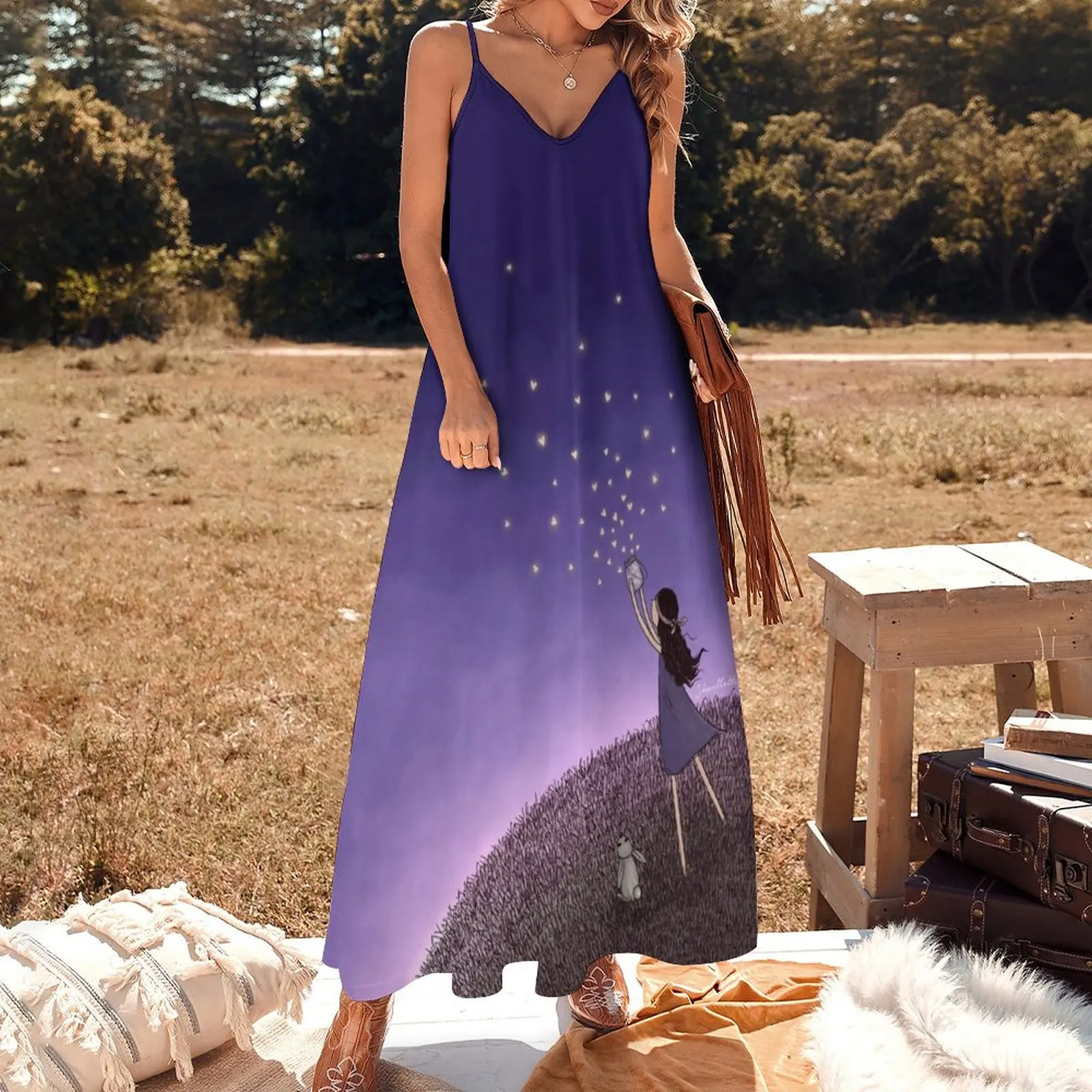 Женское платье без рукавов с рисунком сердца